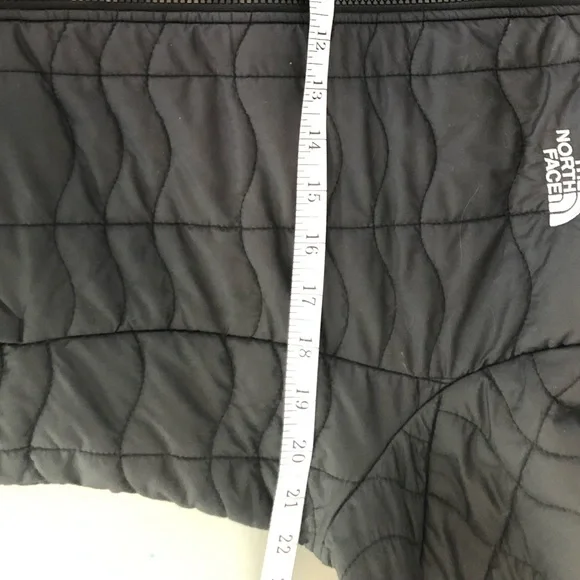 The North Face Quilted Zip-Up Coat- Large - Picture 13 of 16